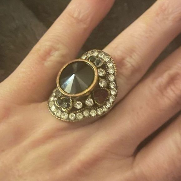 CUTE BLACK BEJEWELED GOTH RING - Picture 4 of 4